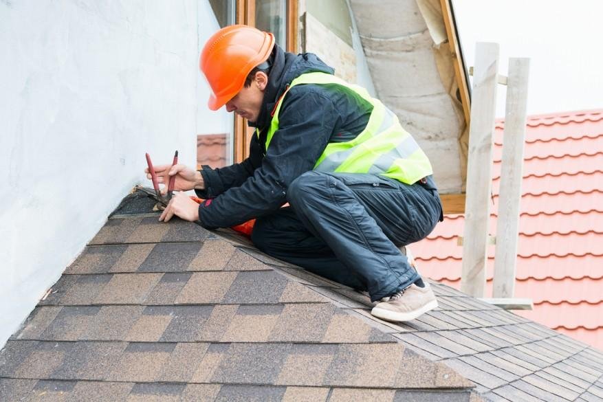 Best Seasons for Roof Repairs: Timing and Weather Tips